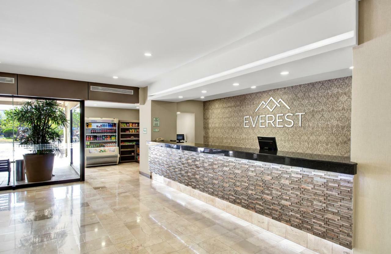 Everest Ciudad Victoria Bagian luar foto